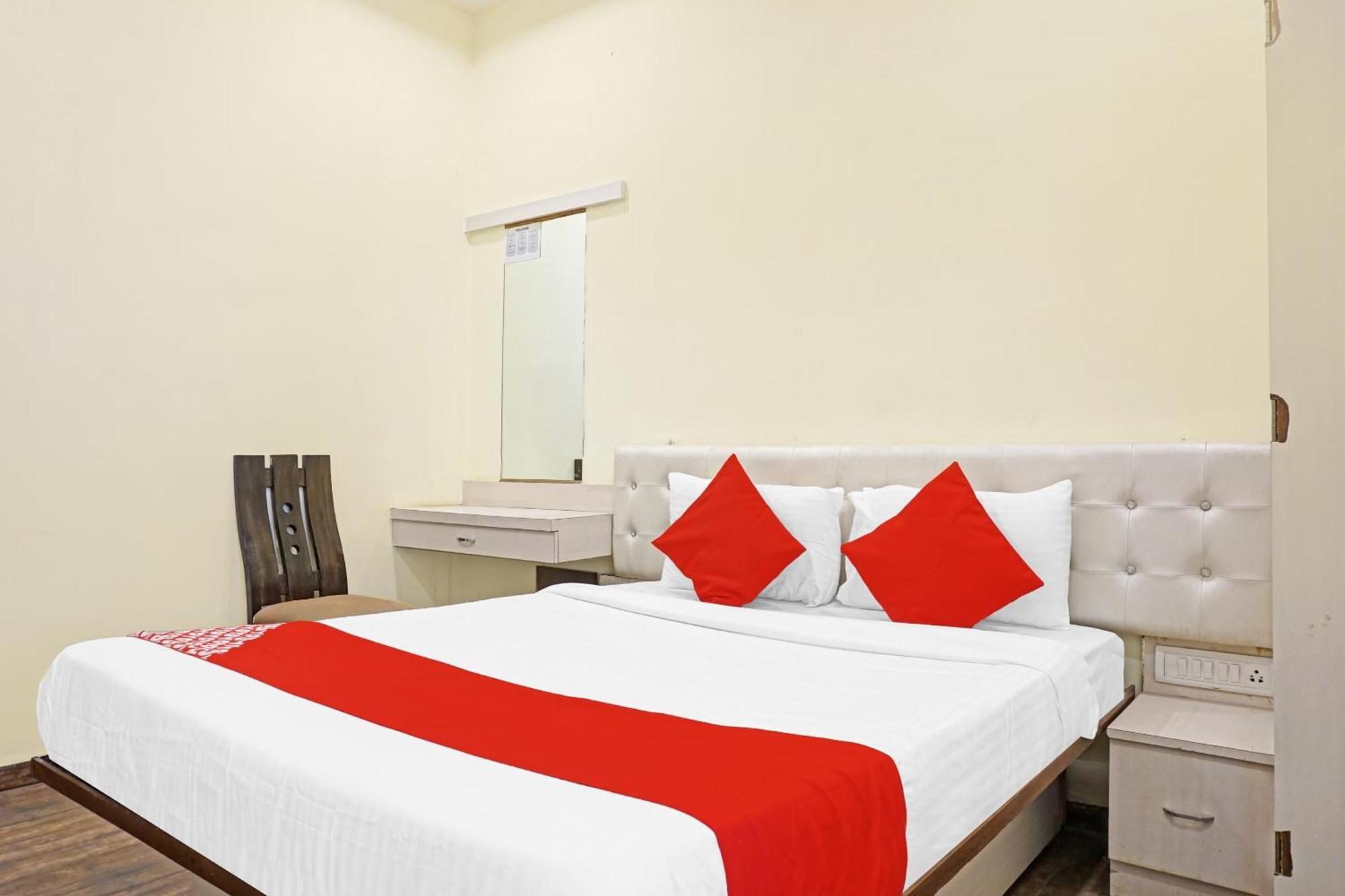 Hotel O 24K Inn Mundhwa Ngoại thất bức ảnh