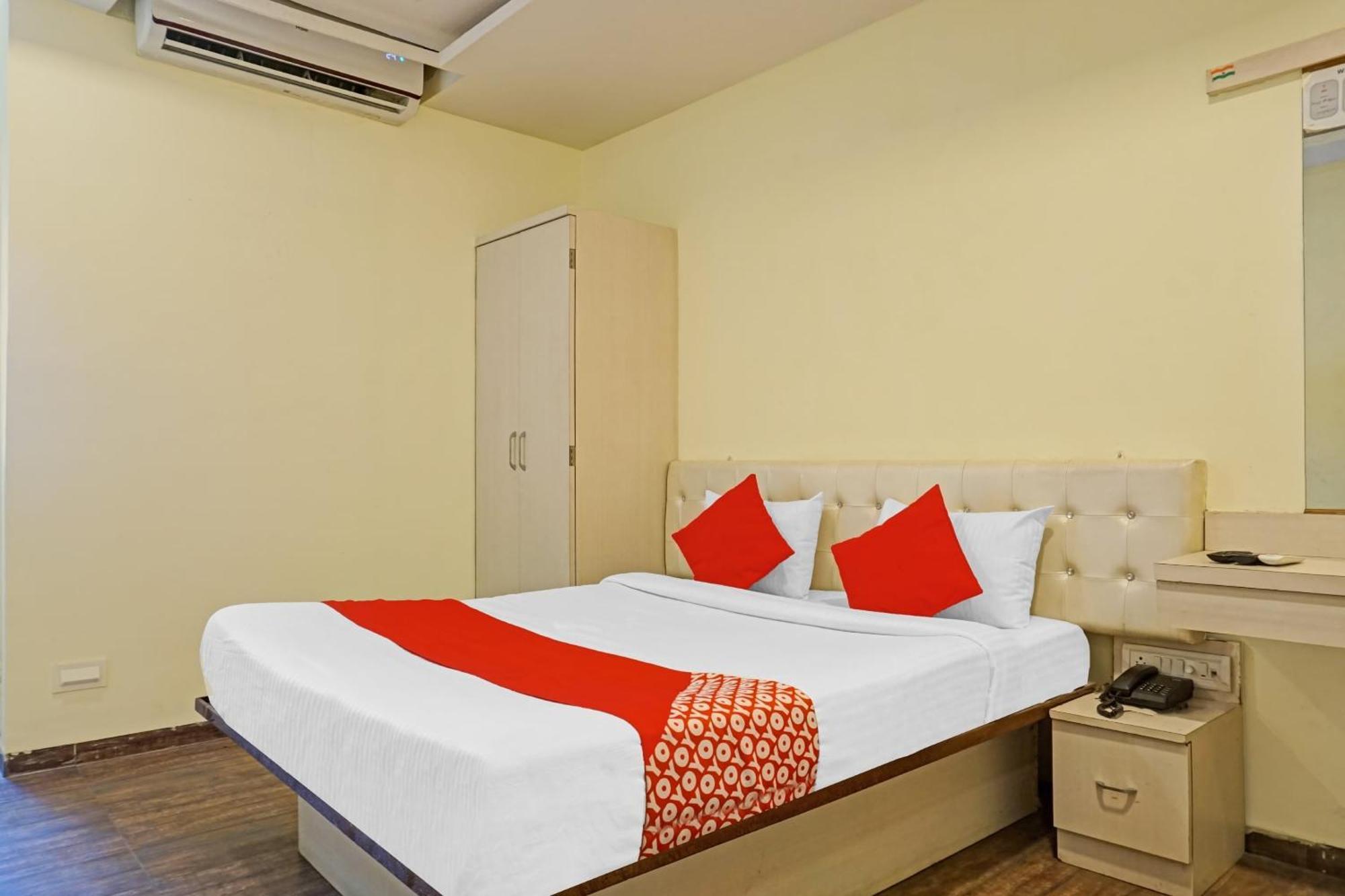 Hotel O 24K Inn Mundhwa Ngoại thất bức ảnh