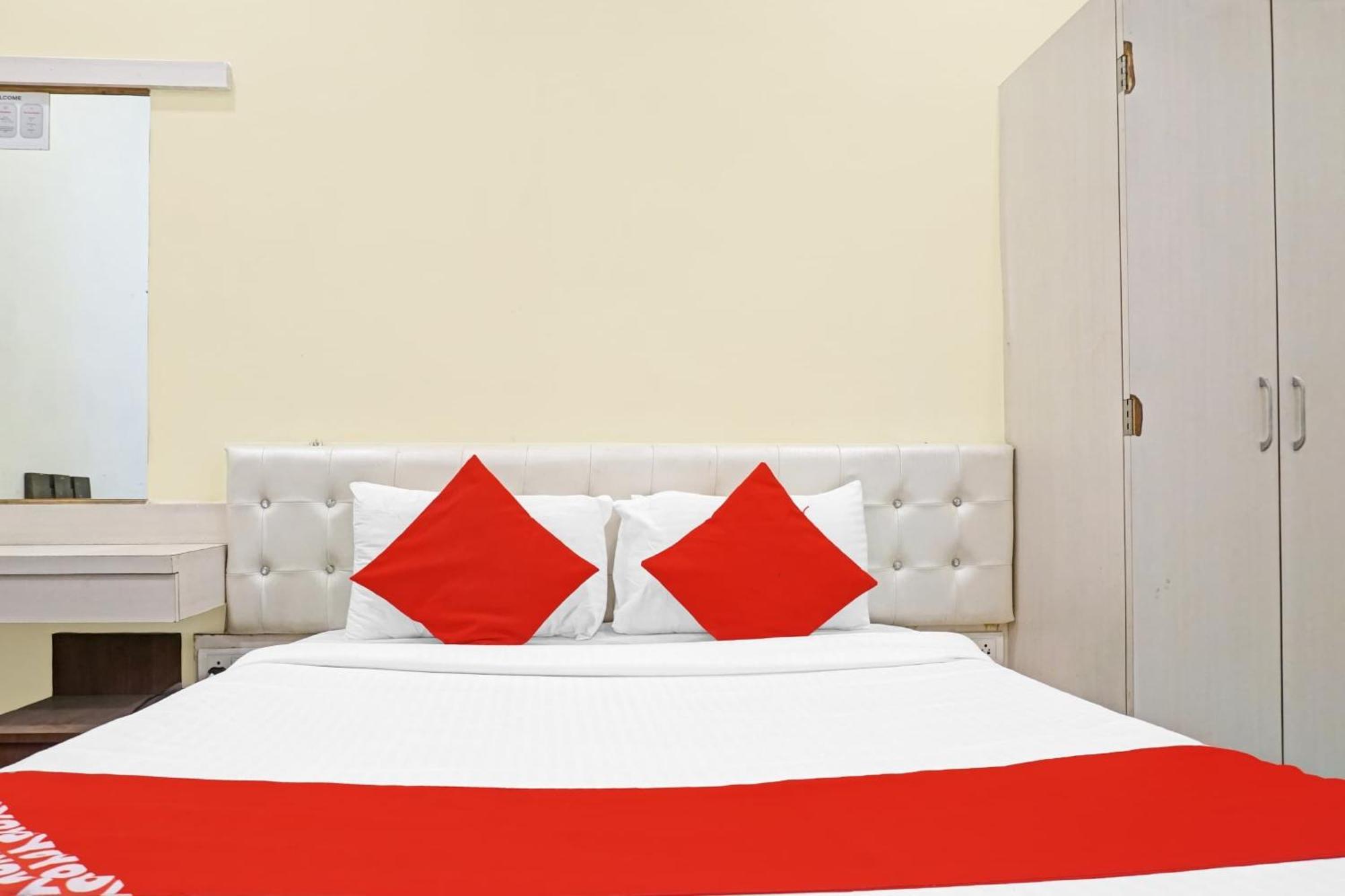 Hotel O 24K Inn Mundhwa Ngoại thất bức ảnh