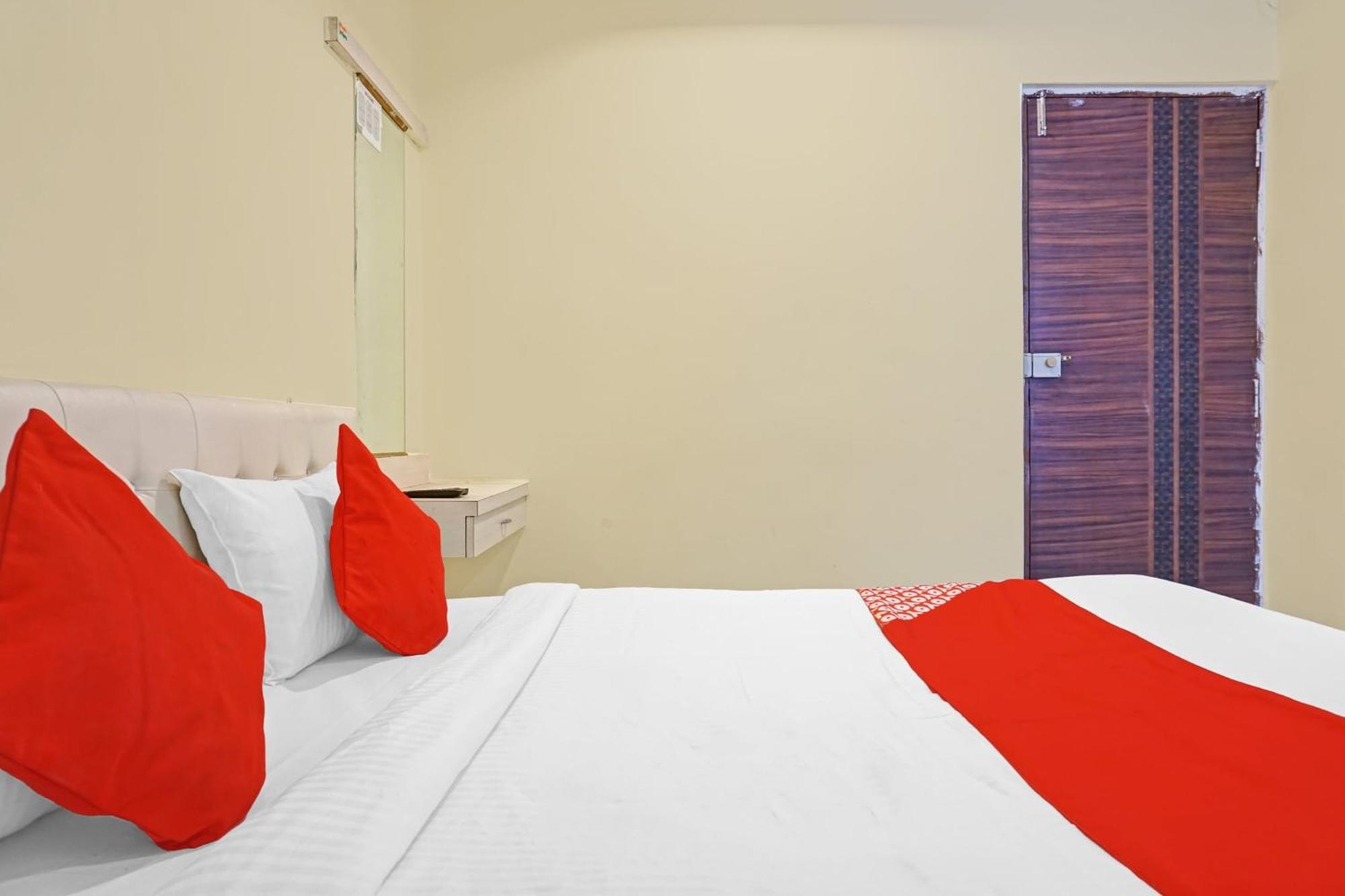Hotel O 24K Inn Mundhwa Ngoại thất bức ảnh