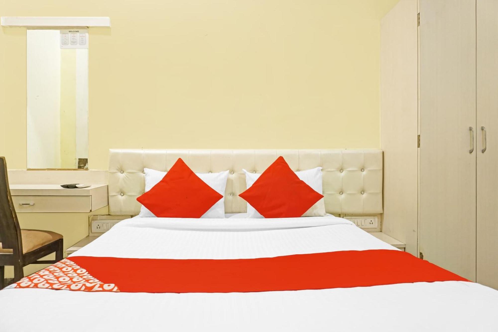 Hotel O 24K Inn Mundhwa Ngoại thất bức ảnh